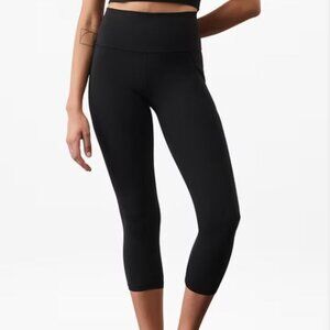 ATHLETA Salutation Stash High Rise Capri Black Small Compression Workout Yoga